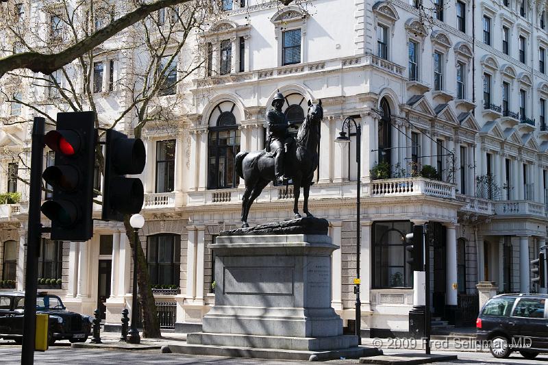 20090408_121255_D300 P1.jpg - Lord Robert Nappier Monument (across Albert Monument)